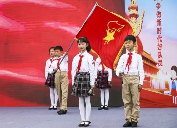 【开云电竞中国】全欧最火神锋苏神PK科斯塔:难分高下纪律性都差(图2) 开云电竞